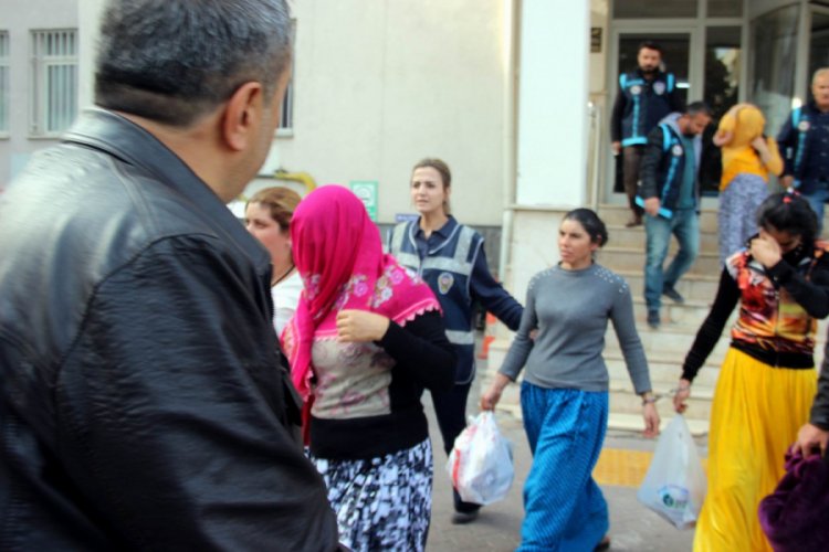 İkametlerden hırsızlık yapan kadınlar yakalandı
