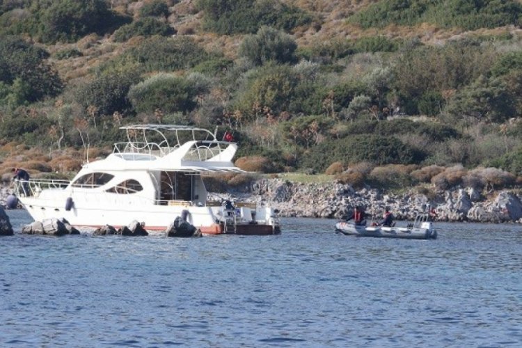 Karaya oturan motoryatın i&ccedil;inden 35 g&ouml;&ccedil;men &ccedil;ıktı