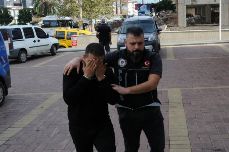 Otob&uuml;sten inen ş&uuml;phelinin &uuml;zerinden uyuşturucu &ccedil;ıktı
