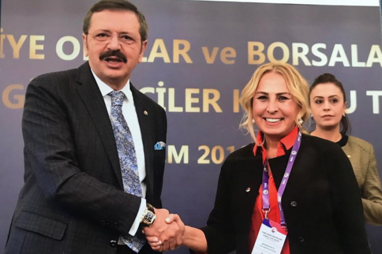 Aky&uuml;z: "Kadının hamurunda &uuml;retmek var"