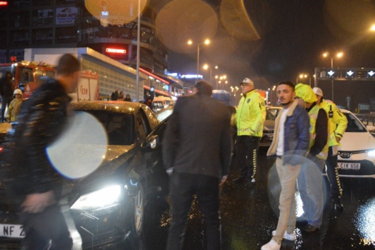 11 ara&ccedil; zincirleme trafik kazasına karıştı