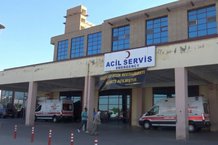 Tartıştığı eşi ve komşusunu tabancayla vurup, ka&ccedil;tı
