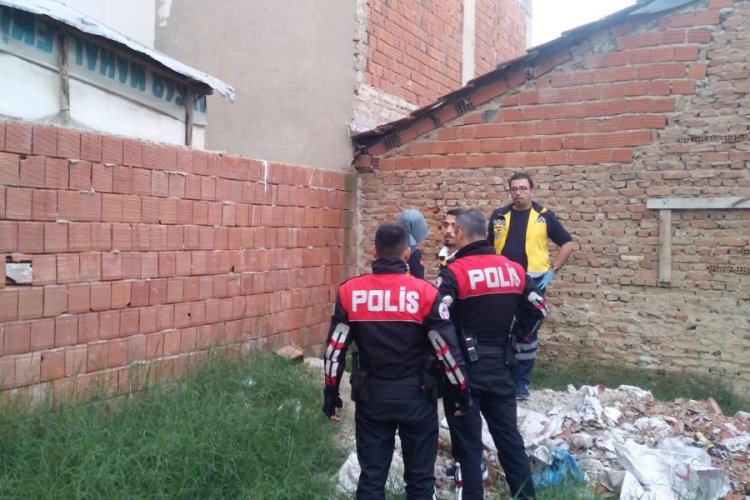 Eşinden ayrı yaşayan 2 &ccedil;ocuk babası intihar etti