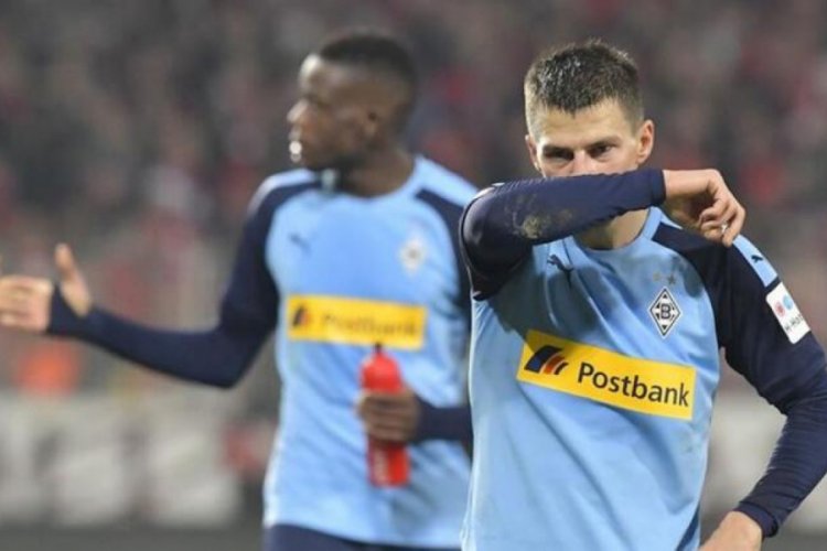 Başakşehir'in rakibi M&ouml;nchengladbach deplasmanda mağlup
