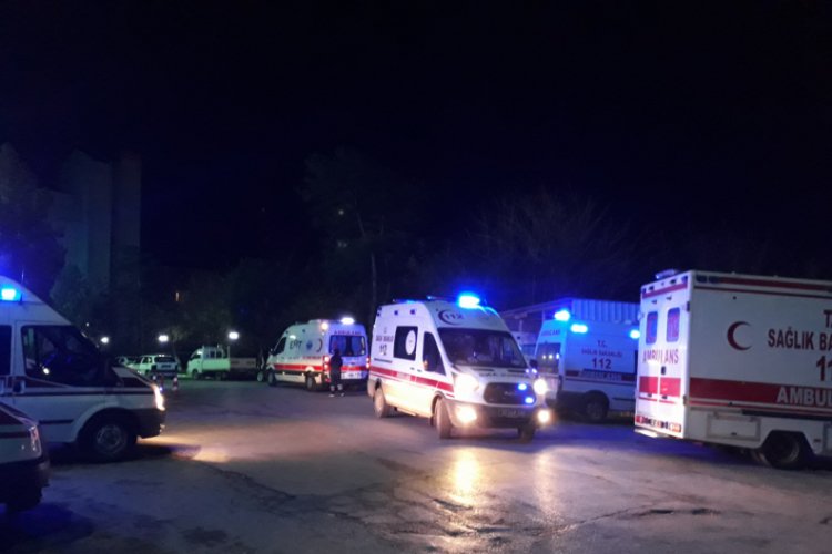 Otob&uuml;s tarlaya u&ccedil;tu: 7 yaralı