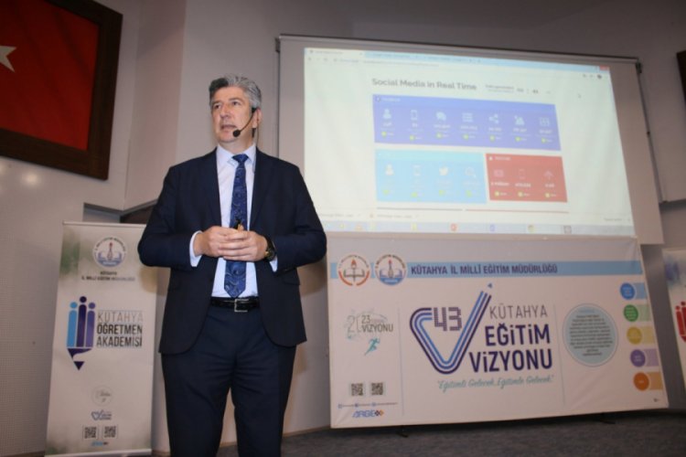 Okul ve kurum y&ouml;neticilerine 'Sosyal Medyanın Doğru ve Etkin Kullanımı' eğitimi
