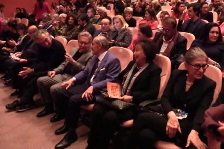 Z&uuml;lf&uuml; Livaneli'nin şarkıları m&uuml;zikale d&ouml;n&uuml;şt&uuml;