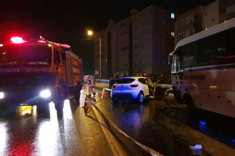 Bursa'da sıkıştığı otomobilde feci şekilde can verdi!