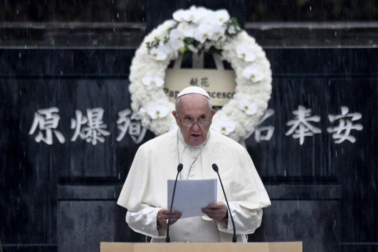 Papa Francis'ten d&uuml;nyaya n&uuml;kleer silahsızlanma &ccedil;ağrısı