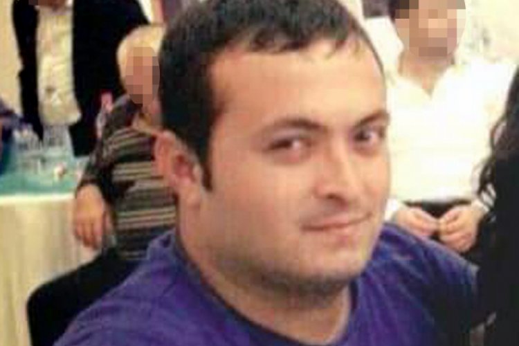 Otomobille &ccedil;arpışan motosikletin s&uuml;r&uuml;c&uuml;s&uuml; &ouml;ld&uuml;