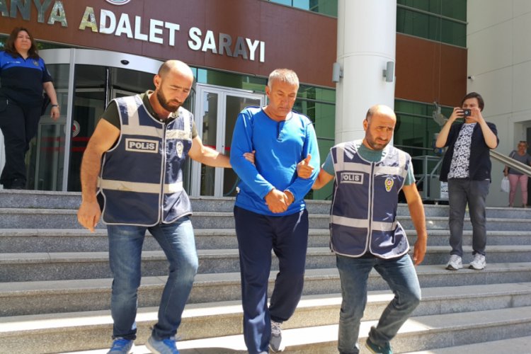 Bursa'da cinayetten sonra oğlunu arayıp, eşini vurduğunu s&ouml;ylemiş