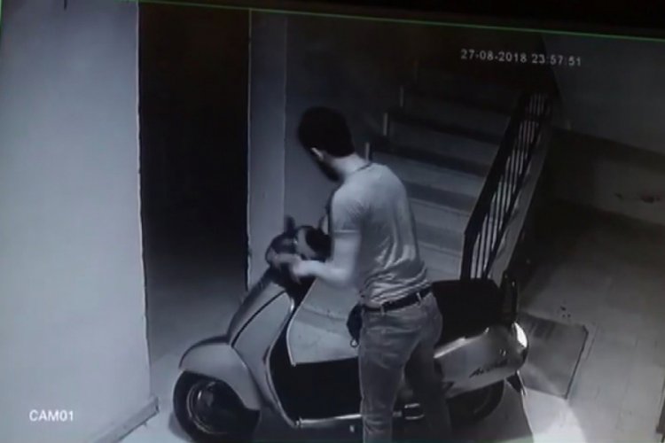 Bursa'da emekli maaşıyla alınan motosikleti &ccedil;alan hırsız g&uuml;venlik kamerasına yakalandı