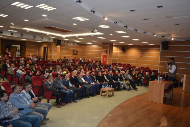 Tuğrul Selmanoğlu, Bursa Gemlik'te 'Millet' konulu konferansa katıldı