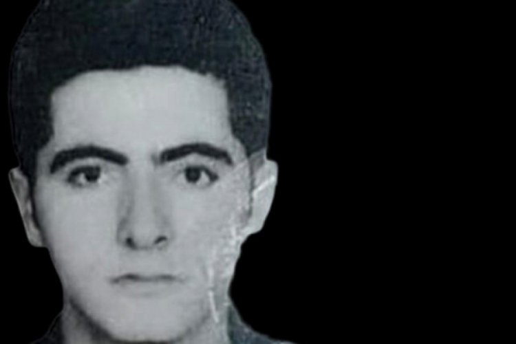 Gelin arabasının &ouml;n&uuml;n&uuml; kesip damadı bı&ccedil;akladılar