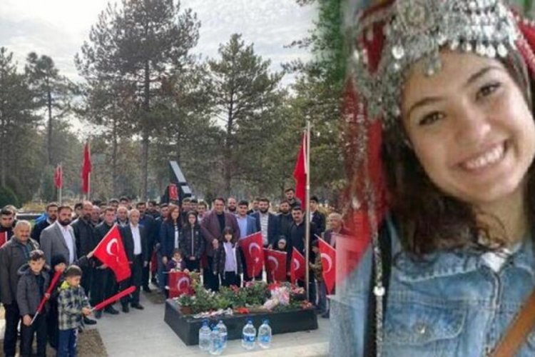 Şehit Ayb&uuml;ke &ouml;ğretmen mezarı başında anıldı!