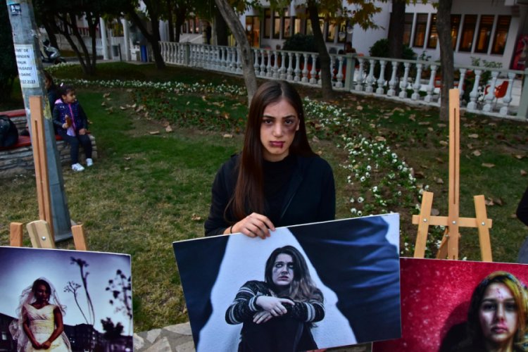 G&uuml;leda i&ccedil;in 'Kakt&uuml;s' oyununu sergilediler