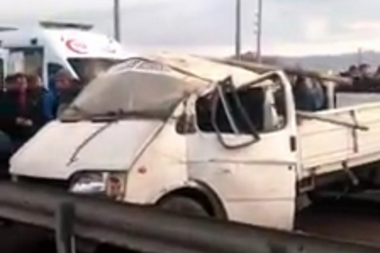 D&uuml;ğ&uuml;n konvoyu kana bulandı: 1 &ouml;l&uuml;, 3 yaralı