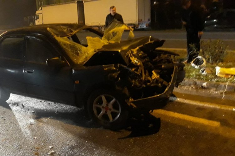 Samsun'da otomobil ile trakt&ouml;r &ccedil;arpıştı: 5 yaralı