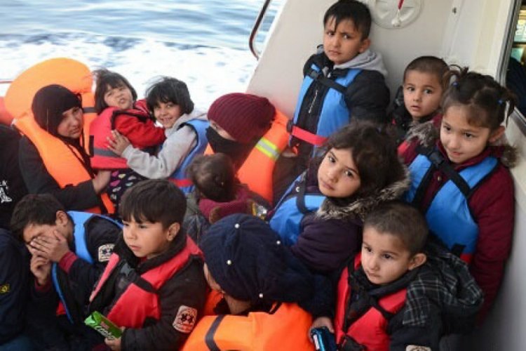 İzmir'de 38'i &ccedil;ocuk 81 ka&ccedil;ak g&ouml;&ccedil;men yakalandı