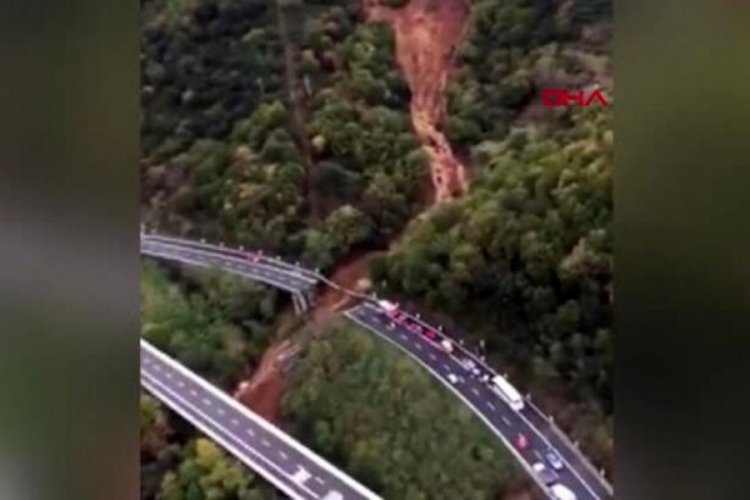 İtalya'da sel suları viyad&uuml;k &ccedil;&ouml;kertti