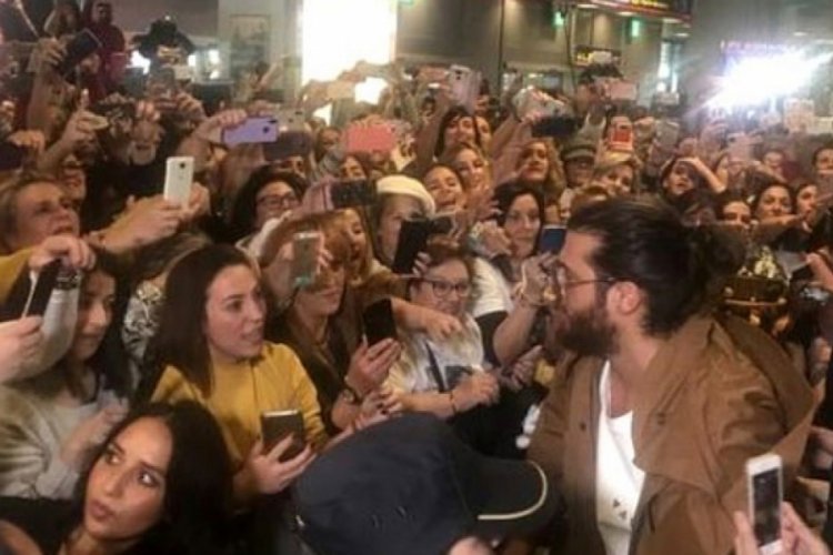 İspanya'da Can Yaman izdihamı!