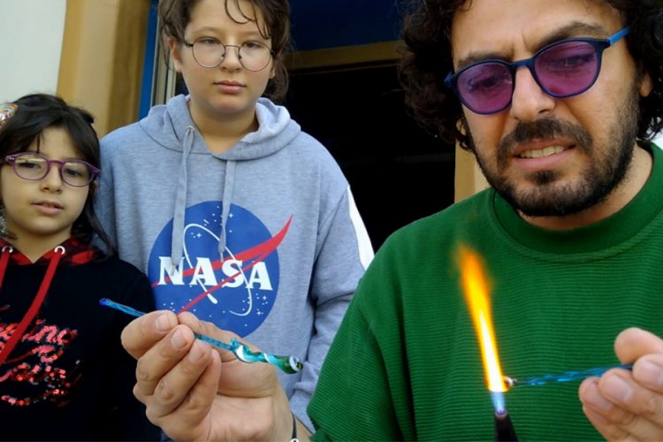 15 yıldır camdan mini objeler &uuml;retiyor