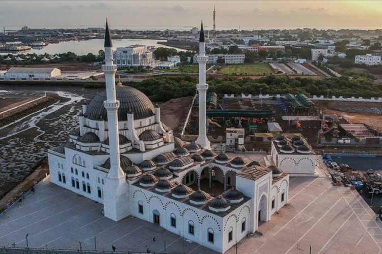 Cibuti'nin en b&uuml;y&uuml;k camisinin resmi a&ccedil;ılışı yapılacak