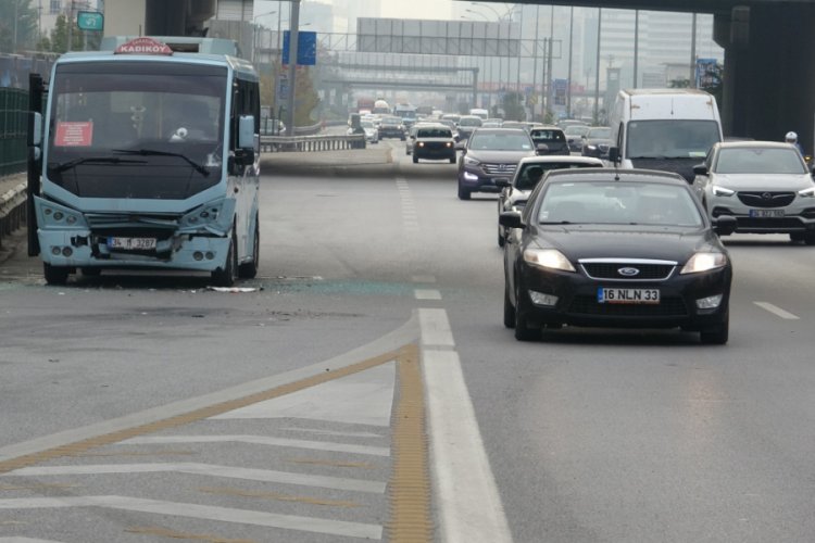 Kadık&ouml;y'de korkutan zincirleme kaza