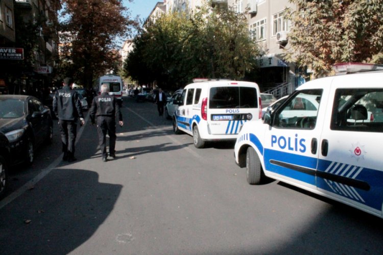 İntihar etmek isterken omzundan yaralandı