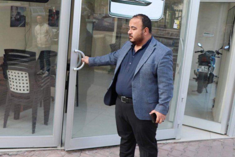 Minib&uuml;s hırsızlığı kameraya takıldı