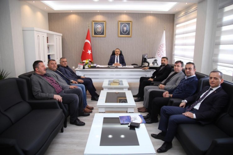 808 &ouml;ğrenciye kaban yardımı