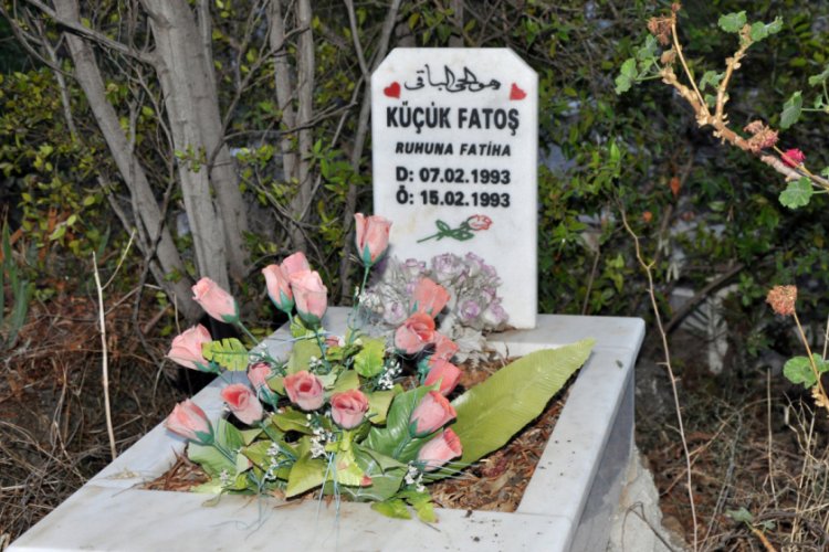 Fatoş bebeğin ebesi ile cenaze namazını kıldıran imam araştırılıyor