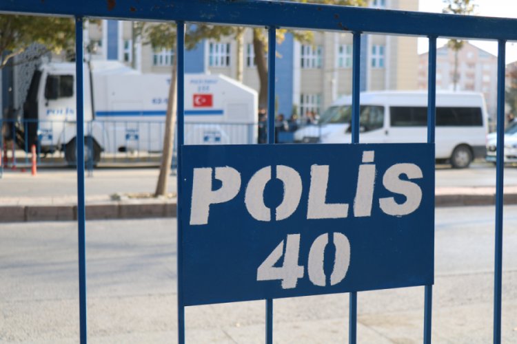 Sandık başında &ouml;ld&uuml;r&uuml;len m&uuml;şahitlerin davasında tahliye