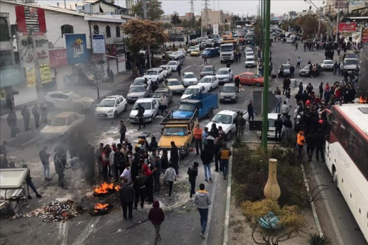 İran'da g&ouml;sterilerle ilgili 17 kişi g&ouml;zaltına alındı