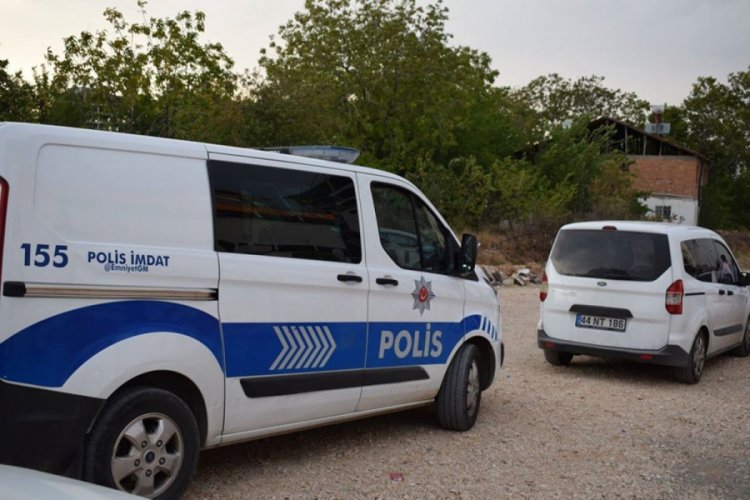 Havuza d&uuml;şen iş&ccedil;i hayatını kaybetti