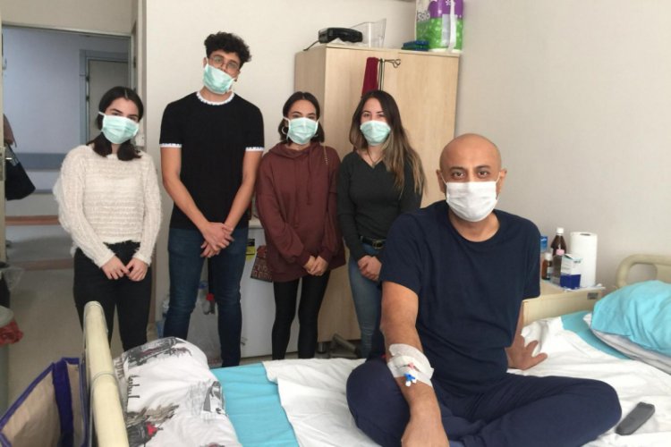 L&ouml;semi teşhisi konulan &ouml;ğretmene eski &ouml;ğrencilerinden destek