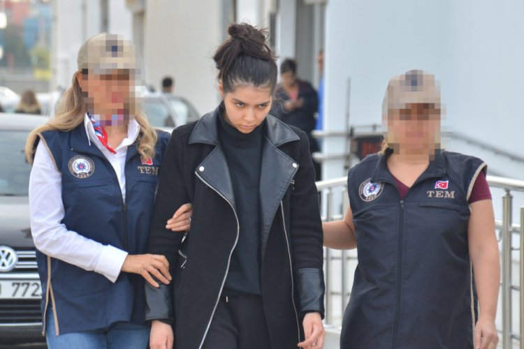 4 dilen bilen Fransız, DEAŞ'a katılmak i&ccedil;in geldiği Adana'da yakalandı