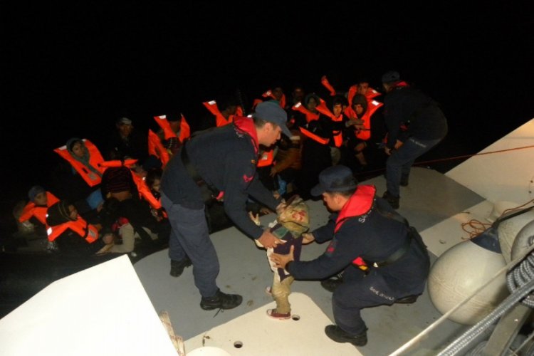 143 d&uuml;zensiz g&ouml;&ccedil;men yakalandı