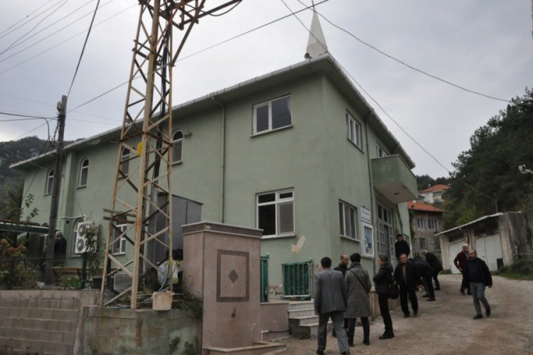Emekli başkomiser babasının &ouml;ld&uuml;rd&uuml;ğ&uuml; Nihal, toprağa verildi