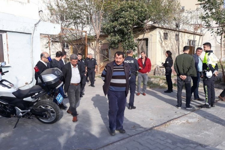 Sokakta yaşayan adam koltukta &ouml;l&uuml; bulundu