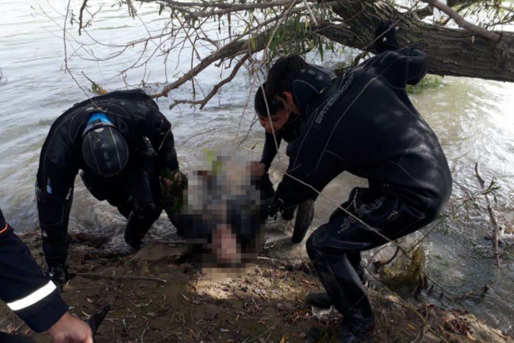 3 g&uuml;nd&uuml;r aranıyordu, nehirde cesedi bulundu