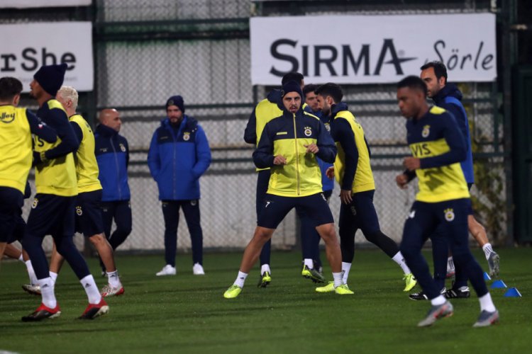 Fenerbah&ccedil;e, G&ouml;ztepe hazırlıklarını s&uuml;rd&uuml;r&uuml;yor
