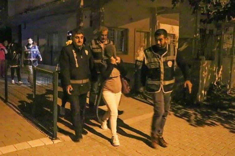 Fuhuş operasyonunda 10 g&ouml;zaltı
