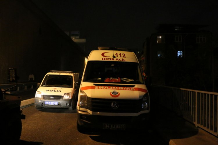 Şof&ouml;rle tartışıp ambulansa kurşun yağdırdılar