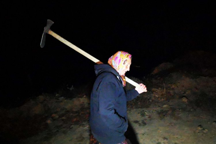 Orman yangınını s&ouml;nd&uuml;rmek i&ccedil;in seferber oldular