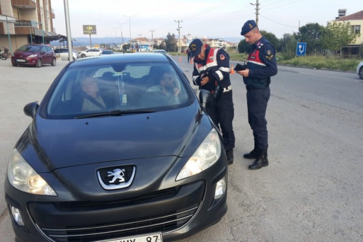 Jandarma 42 aranan kişiyi yakaladı