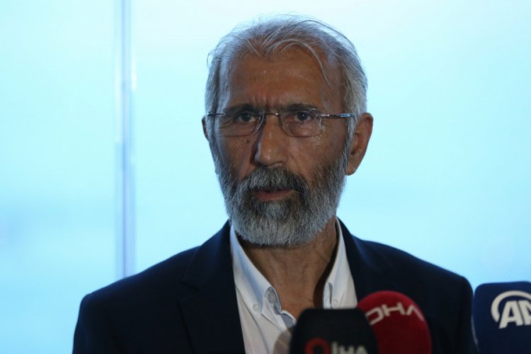 Ter&ouml;r &ouml;rg&uuml;t&uuml; lideri &Ouml;calan'ın mektubunu a&ccedil;ıklayan akademisyen g&ouml;revinden alındı