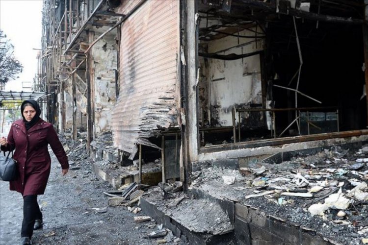 İran İ&ccedil;işleri Bakanı Fazli: G&ouml;sterilerde 50 kışla ve karakola saldırıldı