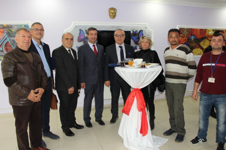 150 h&uuml;k&uuml;ml&uuml; eğitimleri başarıyla tamamladı, sertifikalarını aldı