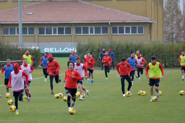 Kayserispor, Beşiktaş ma&ccedil;ı hazırlıklarını s&uuml;rd&uuml;rd&uuml;